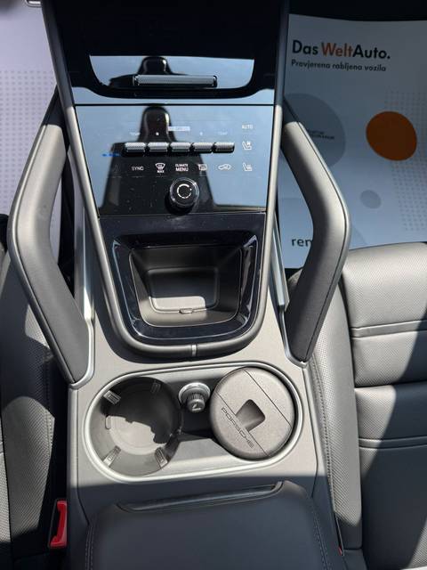 2026 Porsche Cayenne — sličica 17