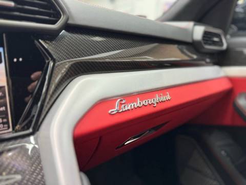 2019 Lamborghini Urus — sličica 16