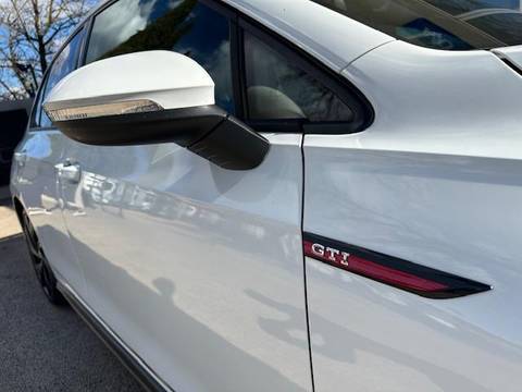 2022 Volkswagen Golf — sličica 9