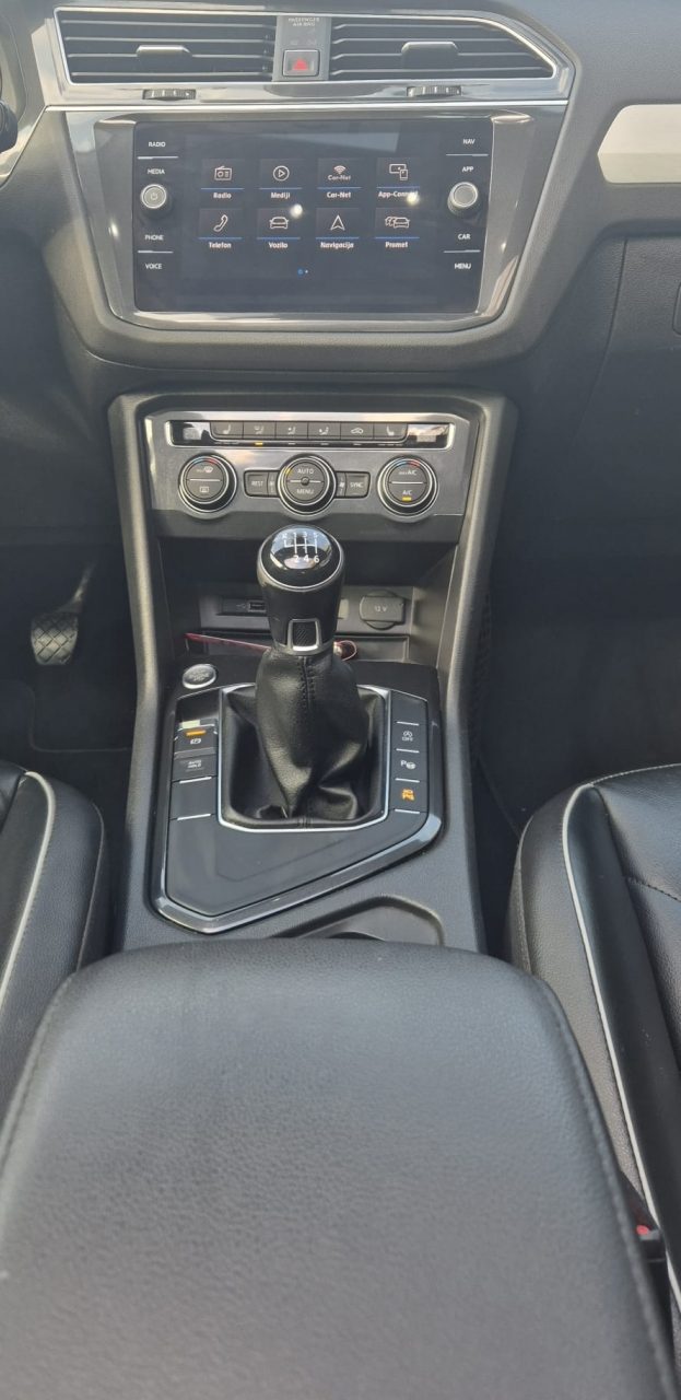 2018 Volkswagen Tiguan — fotografija 10