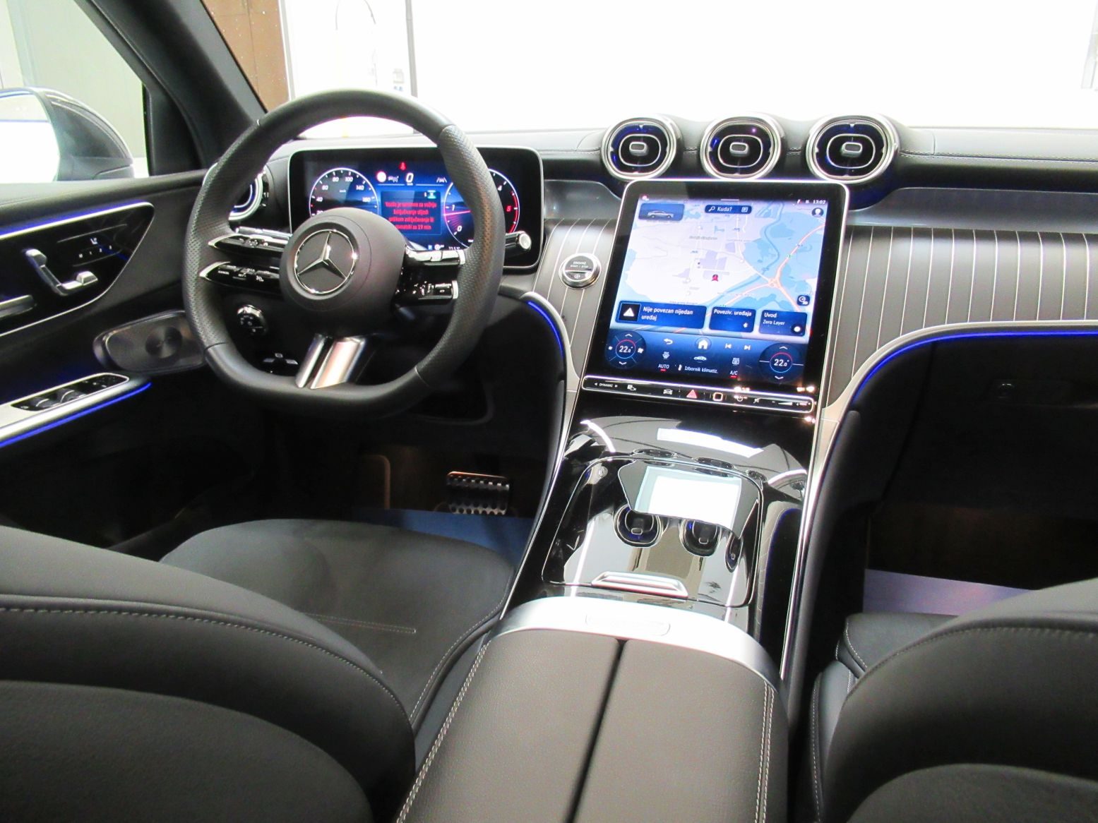 2025 Mercedes-Benz GLC AMG Line — fotografija 14