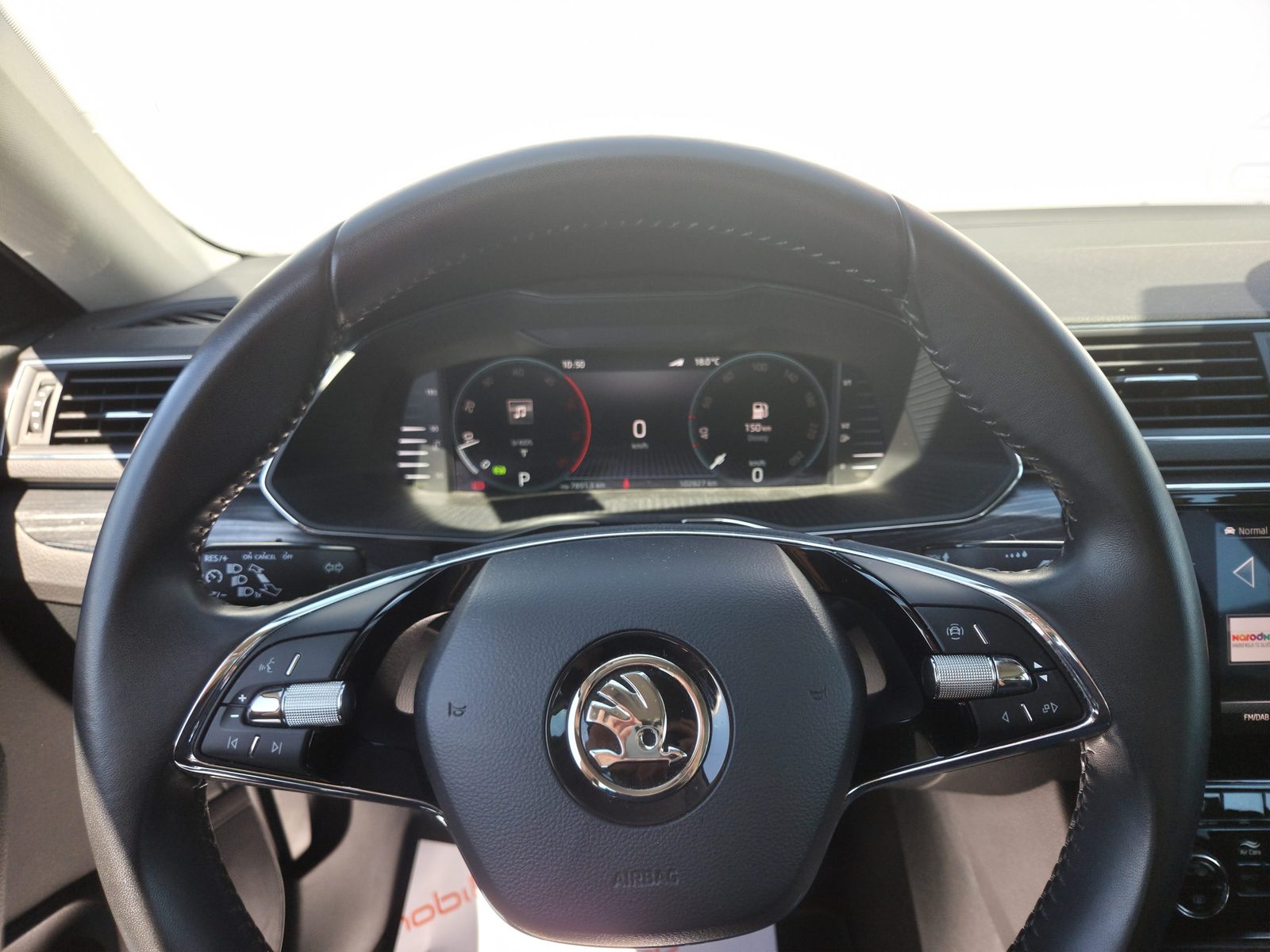 2023 Škoda Superb — fotografija 11