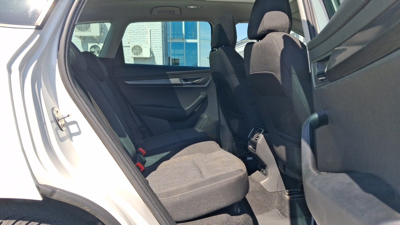 2018 Škoda Karoq — fotografija 10
