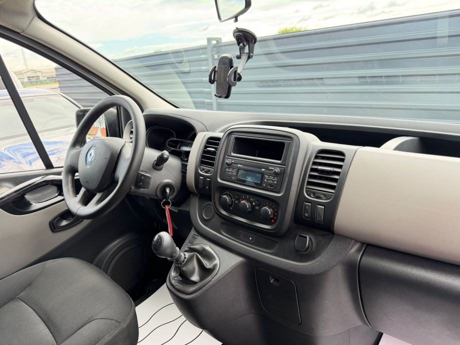 2015 Renault Trafic — fotografija 20