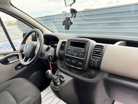 2015 Renault Trafic — sličica 20