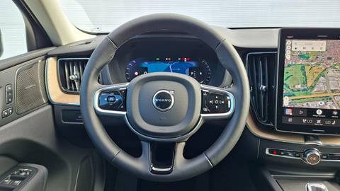 2025 Volvo XC60 — sličica 12