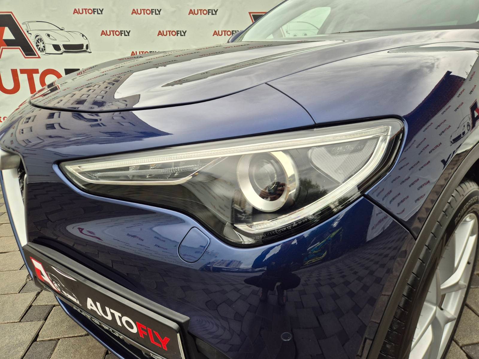 2017 Alfa Romeo Stelvio — fotografija 25