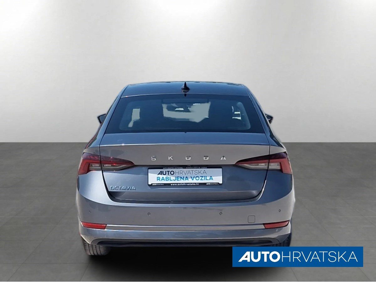 2022 Škoda Octavia — fotografija 5