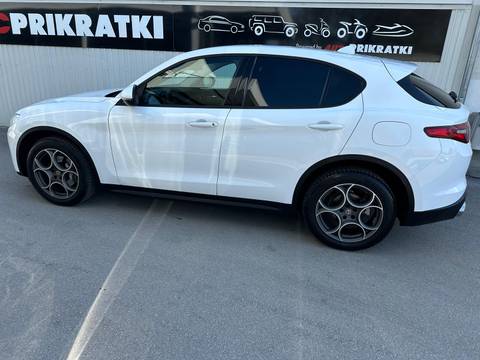 2018 Alfa Romeo Stelvio — sličica 3
