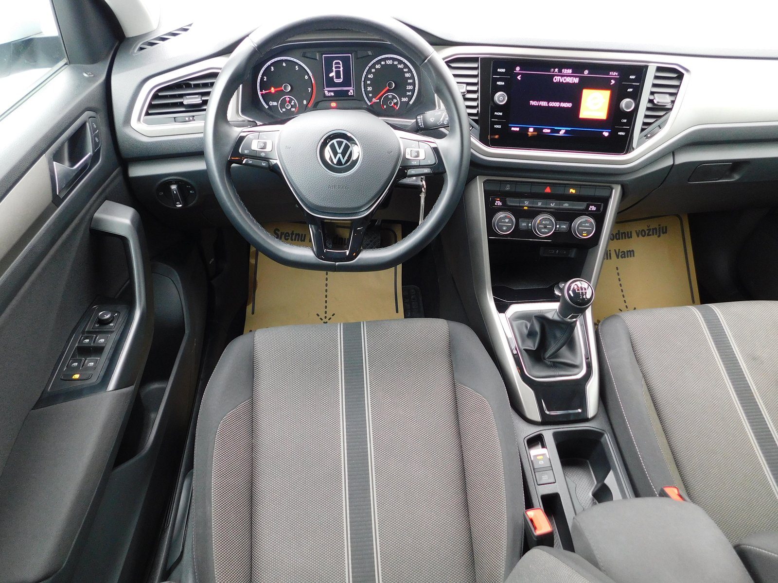 2022 Volkswagen T-Roc — fotografija 10