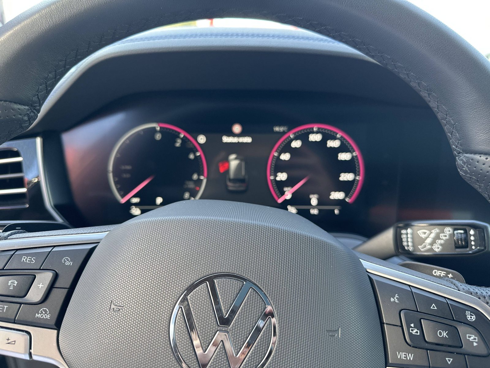 2024 Volkswagen Touareg — fotografija 28