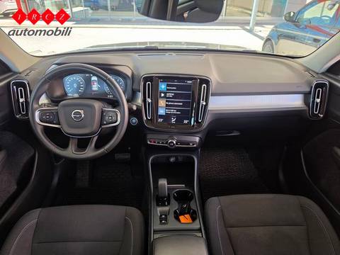2022 Volvo XC40 — sličica 8