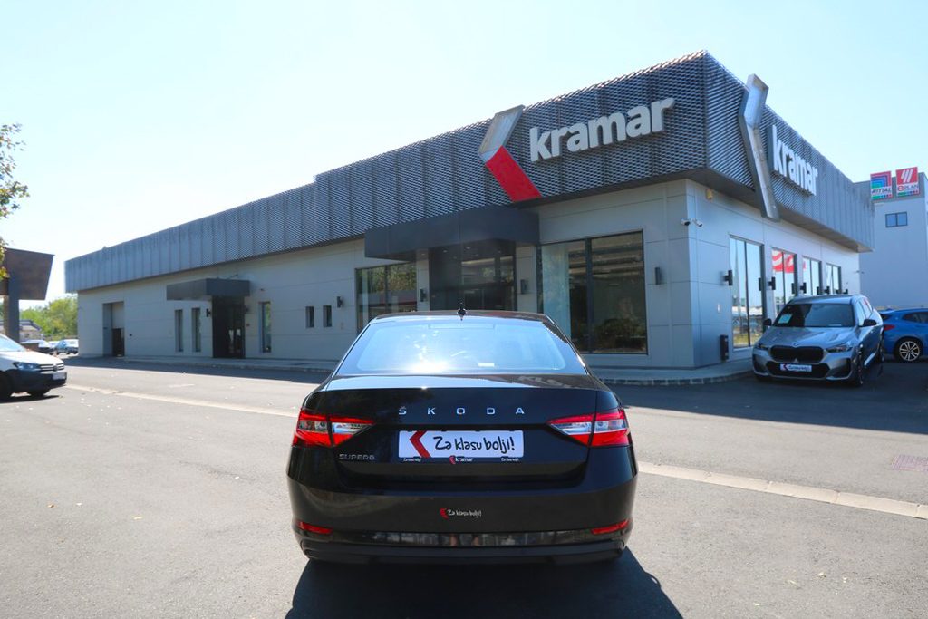 2022 Škoda Superb — fotografija 19