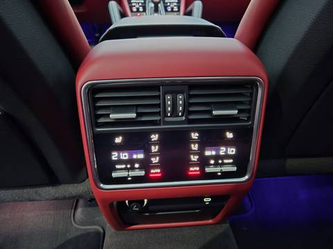 2021 Porsche Cayenne — sličica 23