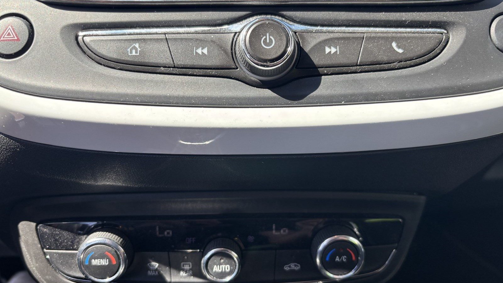 2022 Opel Crossland — fotografija 13
