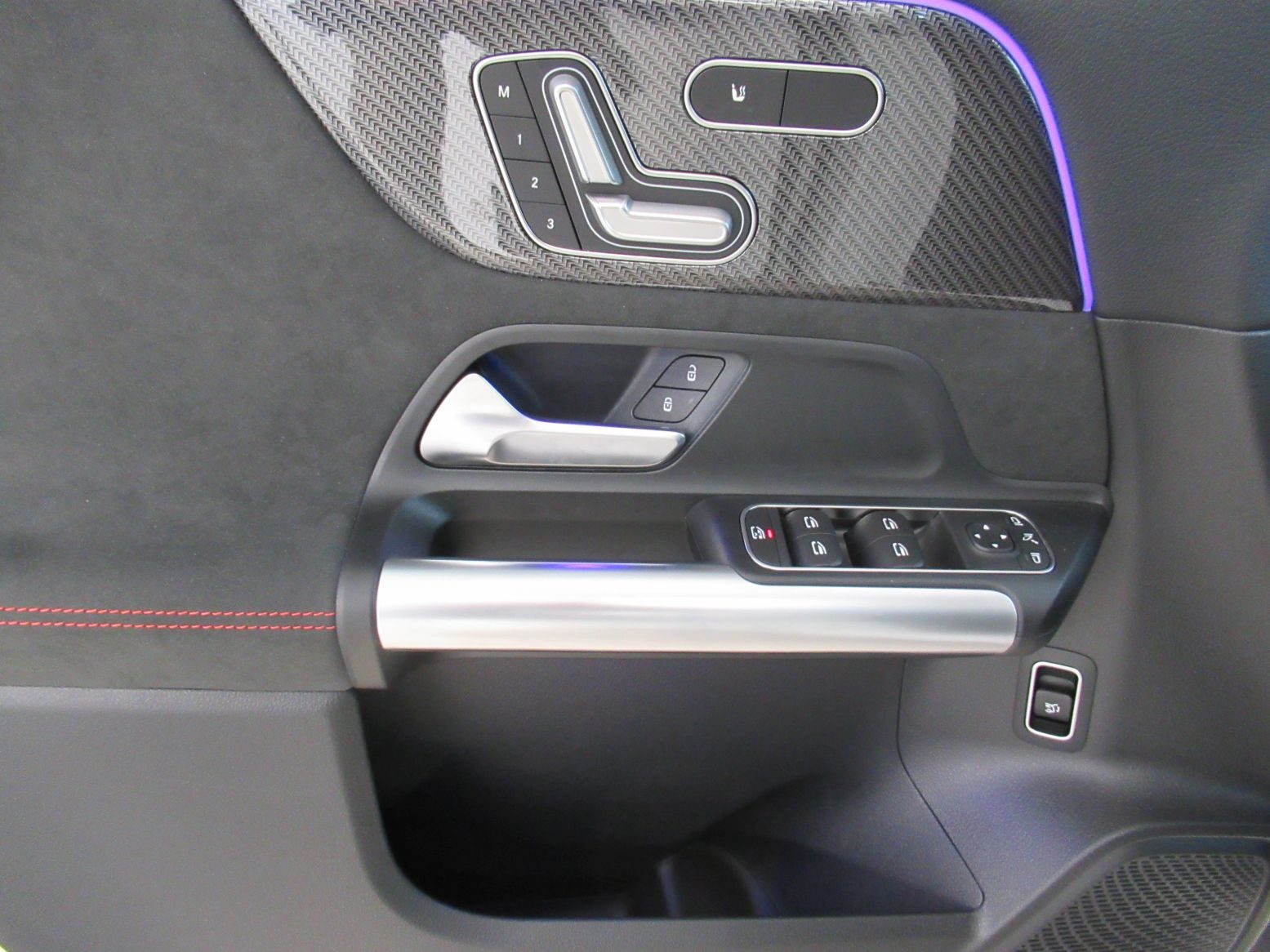 2025 Mercedes-Benz GLA — fotografija 16
