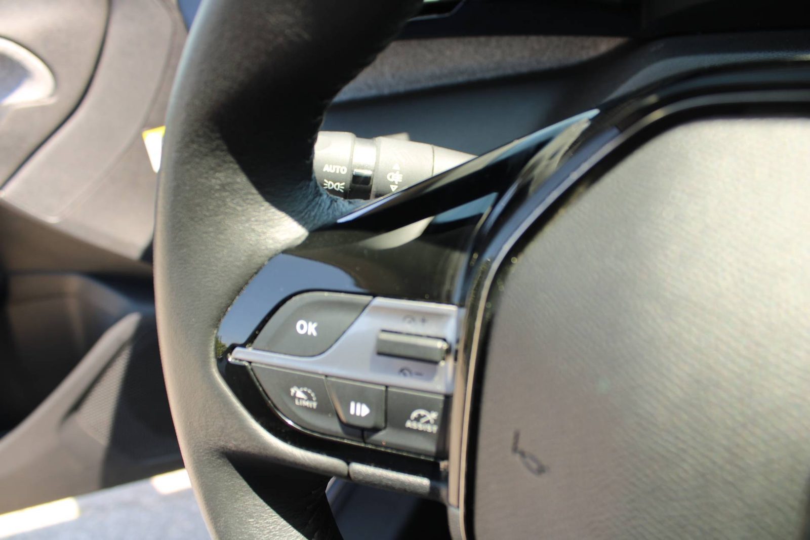 2023 Peugeot 308 — fotografija 15