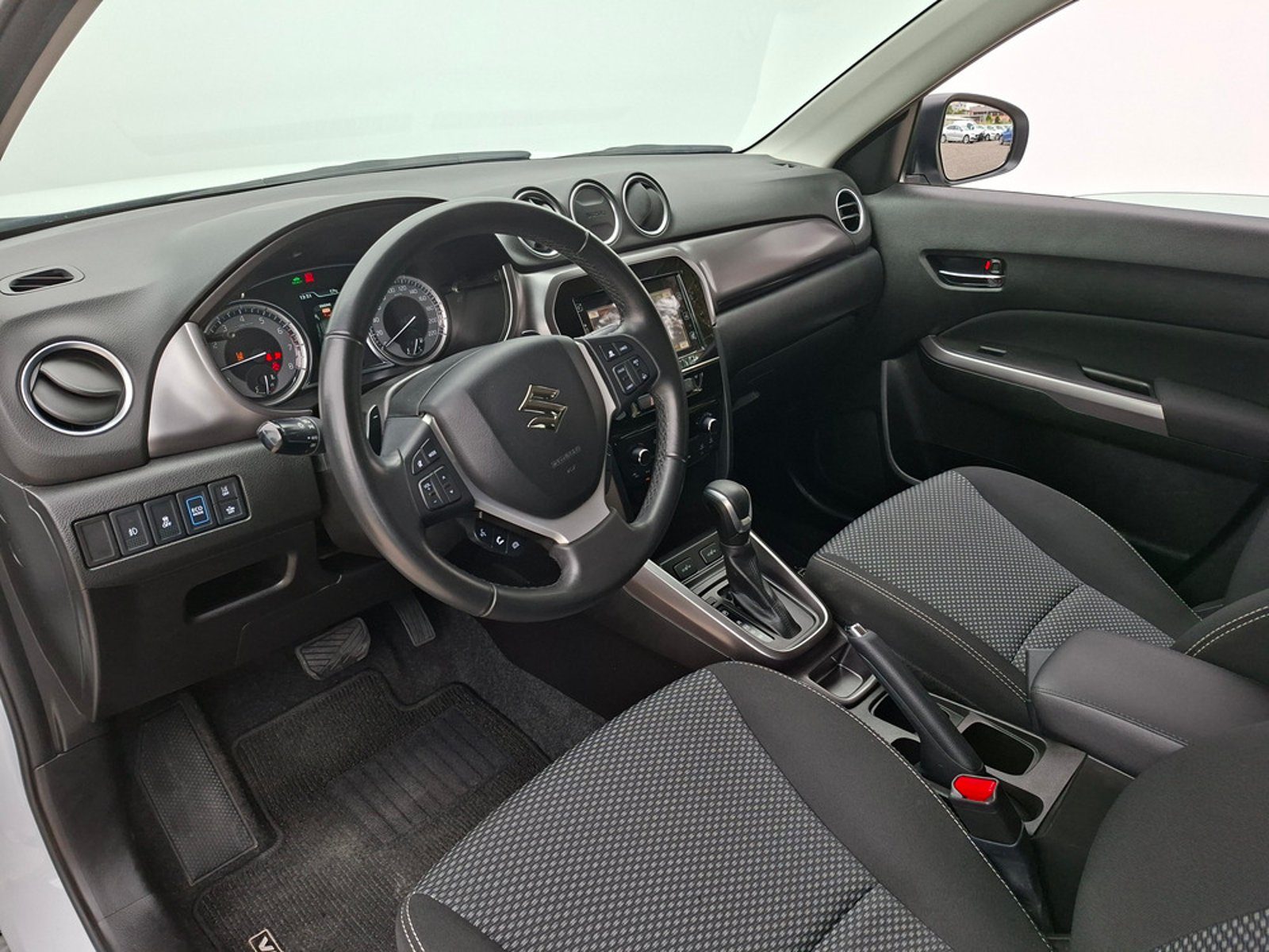 2023 Suzuki Vitara — fotografija 8