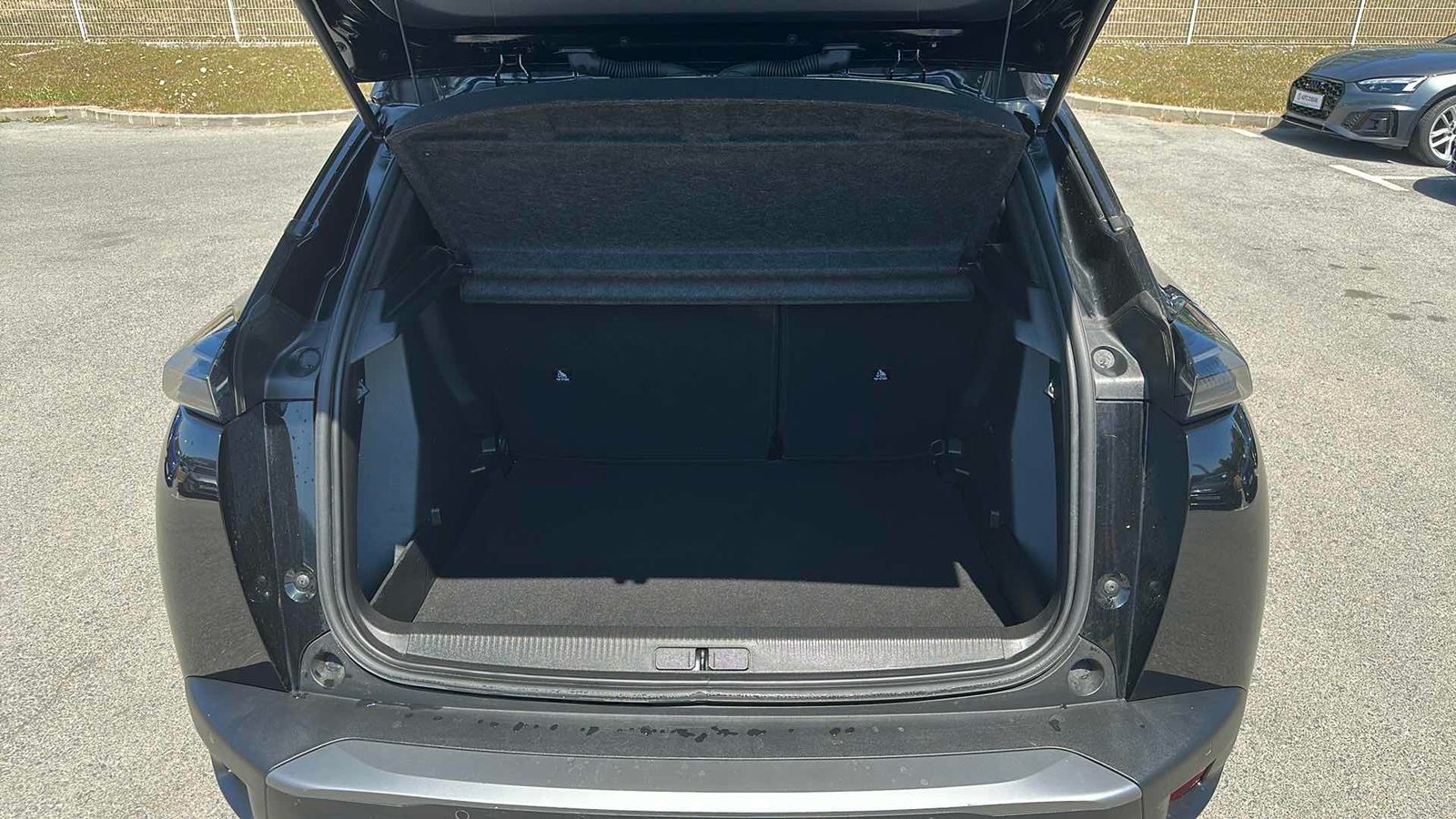 2025 Peugeot 2008 — fotografija 12