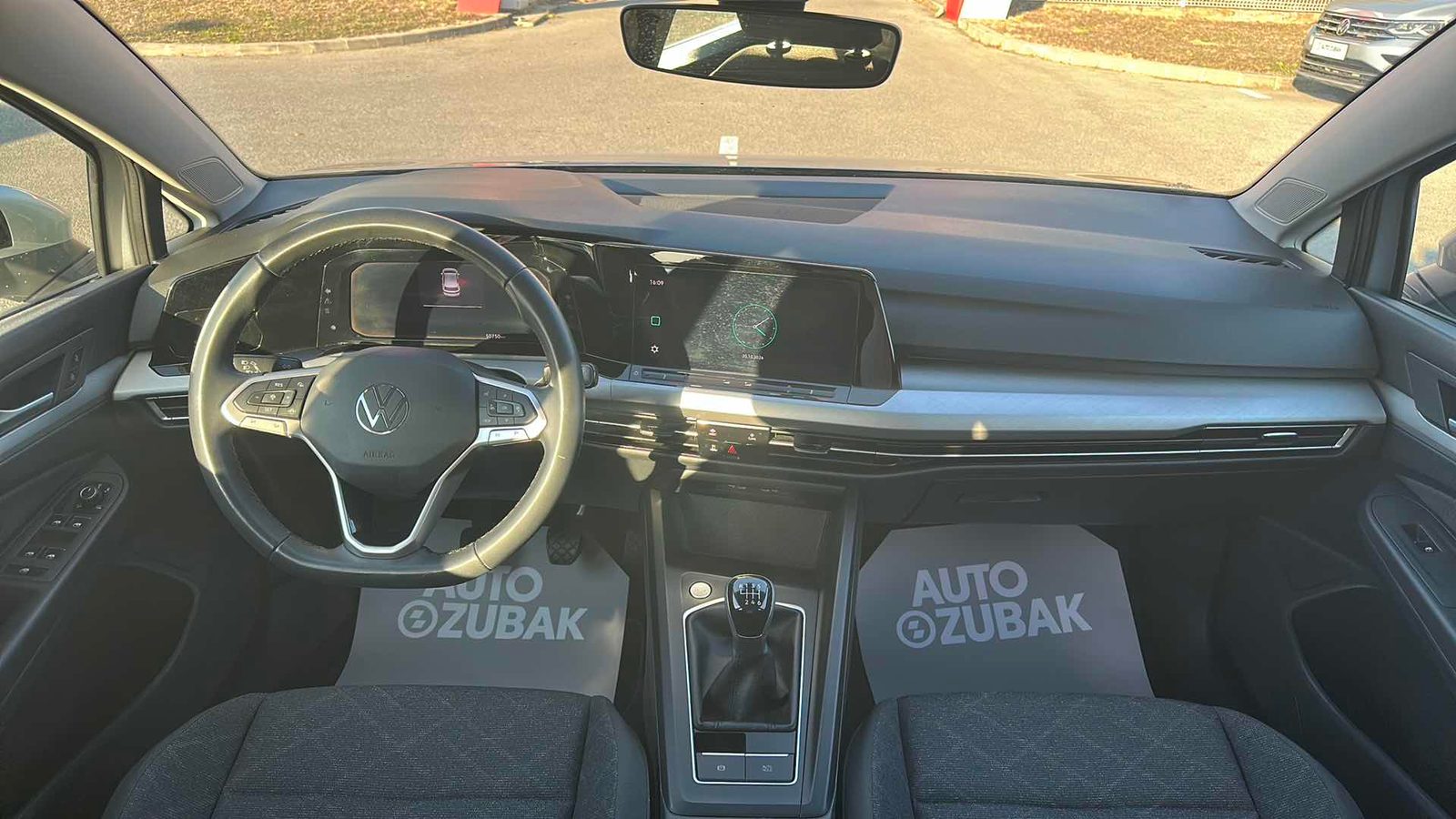 2023 Volkswagen Golf — fotografija 11