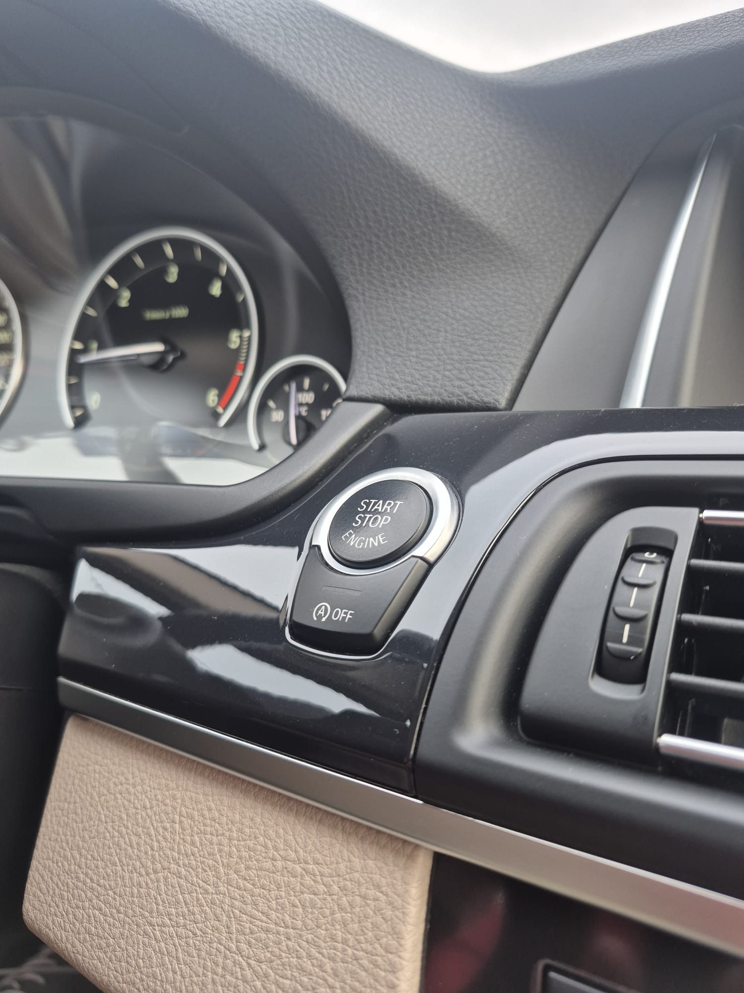 2015 BMW Serija 5 — fotografija 26