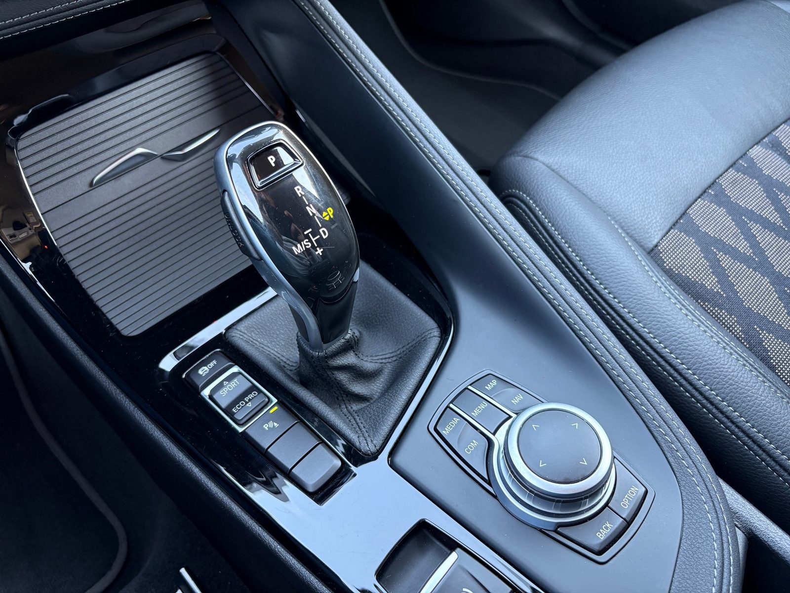 2020 BMW X1 — fotografija 24