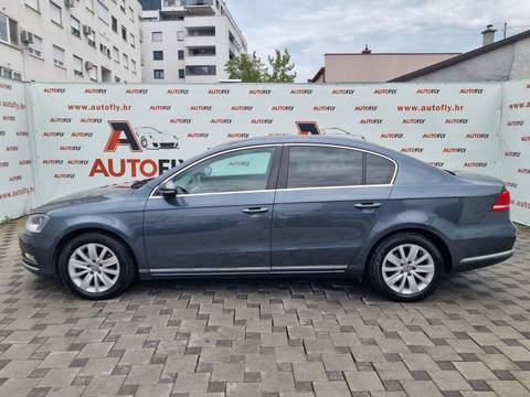 2015 Volkswagen Passat — sličica 4