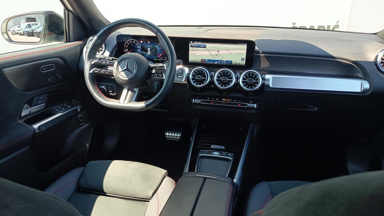 2025 Mercedes-Benz GLB AMG Line — fotografija 28