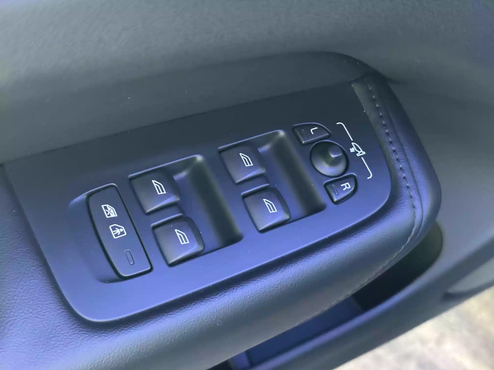 2023 Volvo XC60 — fotografija 29