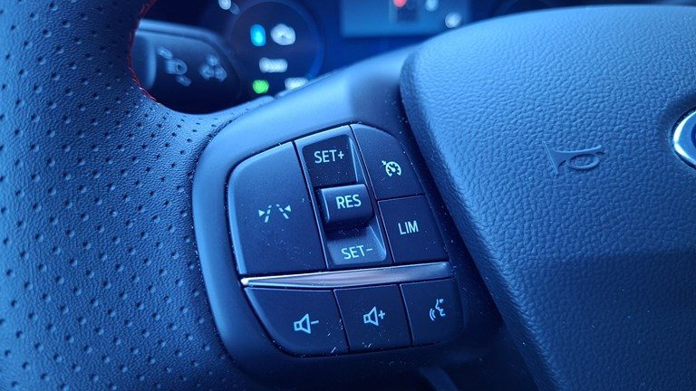 2025 Ford Kuga — fotografija 20