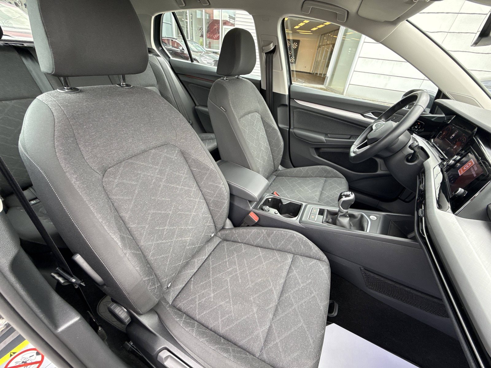 2024 Volkswagen Golf — fotografija 23