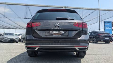 2023 Volkswagen Passat — sličica 6