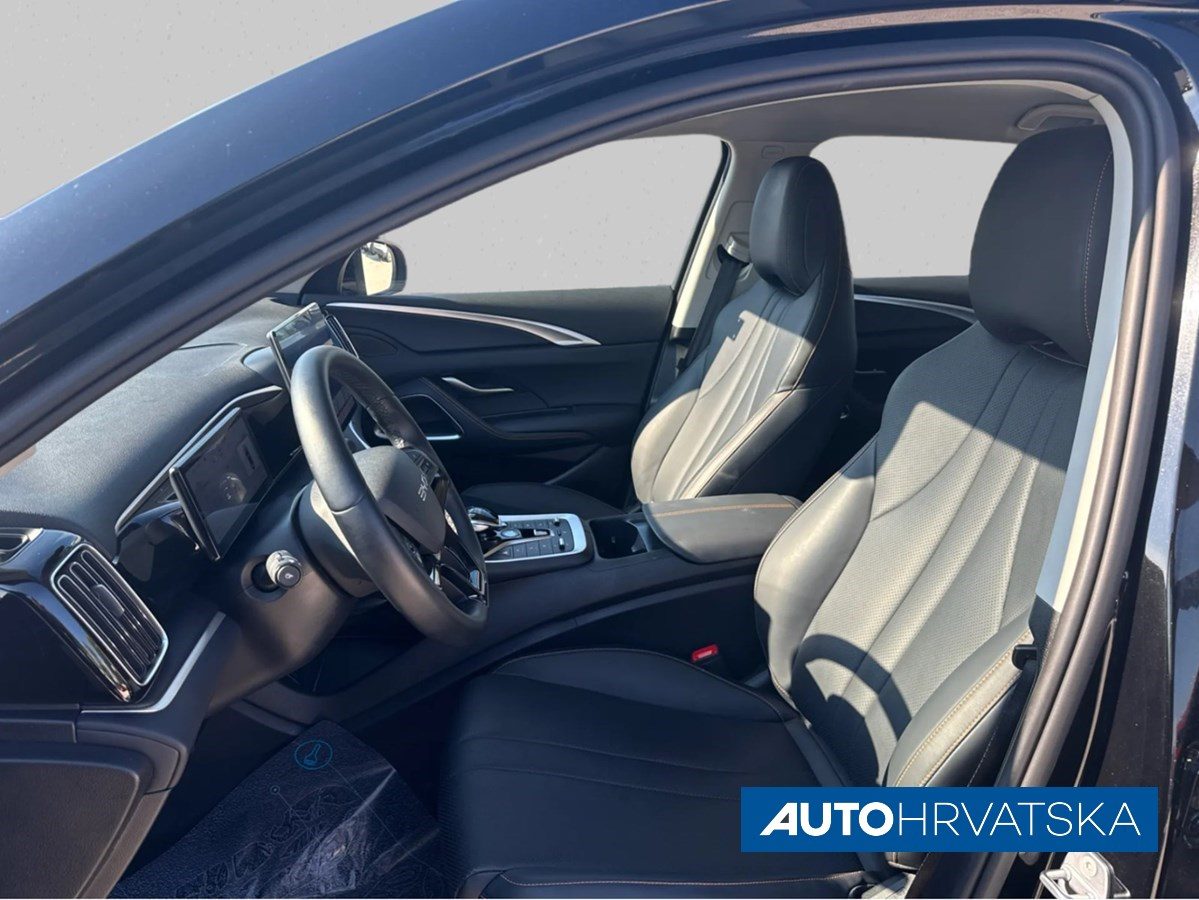 2026 BYD Sealion 5 — fotografija 12
