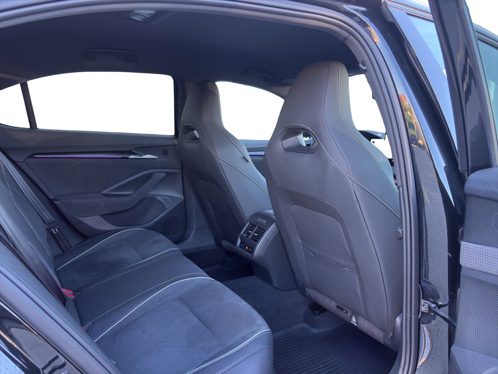 2025 Škoda Superb Sportline — fotografija 17