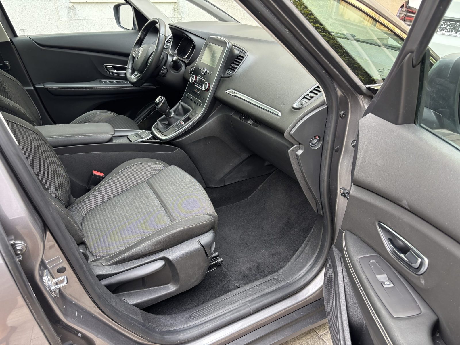 2016 Renault Scenic — fotografija 18