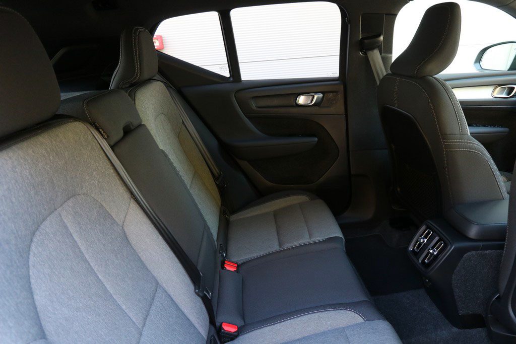 2026 Volvo XC40 — fotografija 7