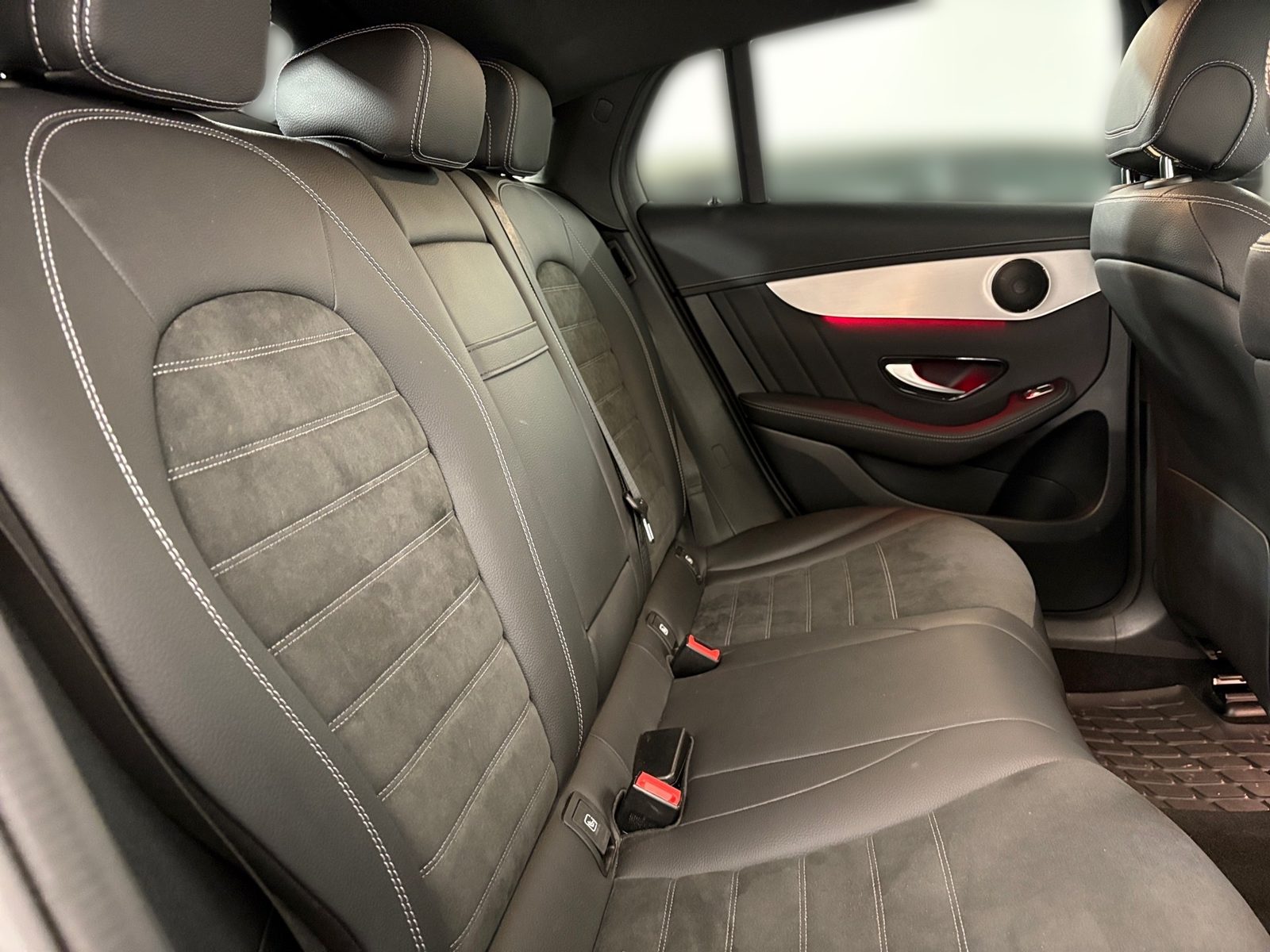 2023 Mercedes-Benz GLC — fotografija 20