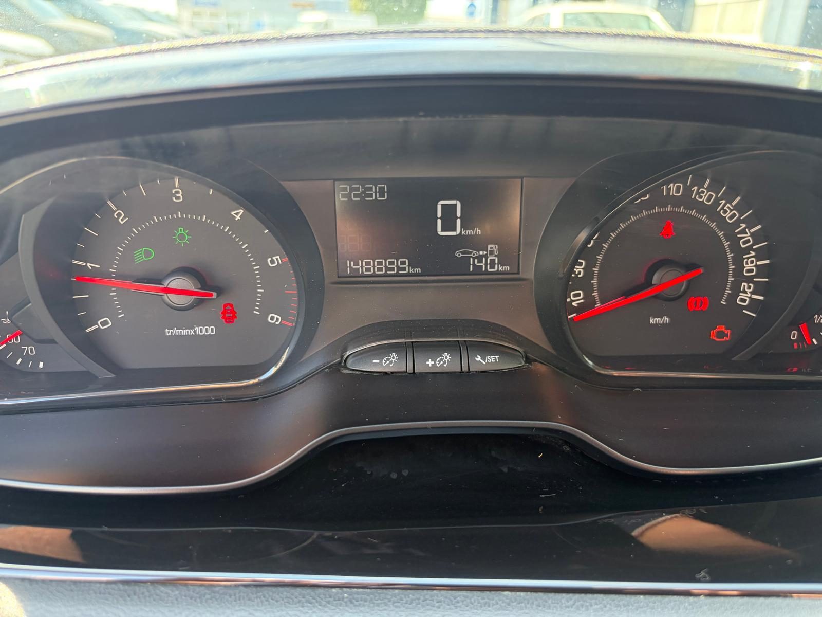 2013 Peugeot 208 — fotografija 8