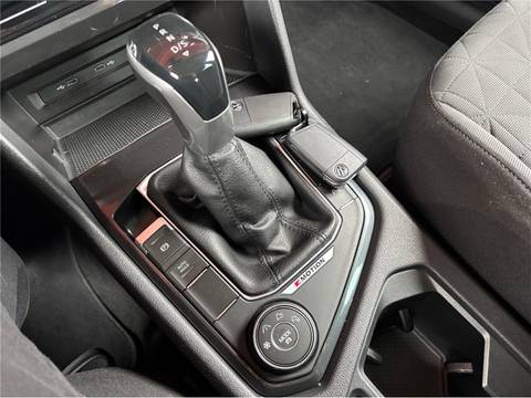 2021 Volkswagen Tiguan — sličica 16