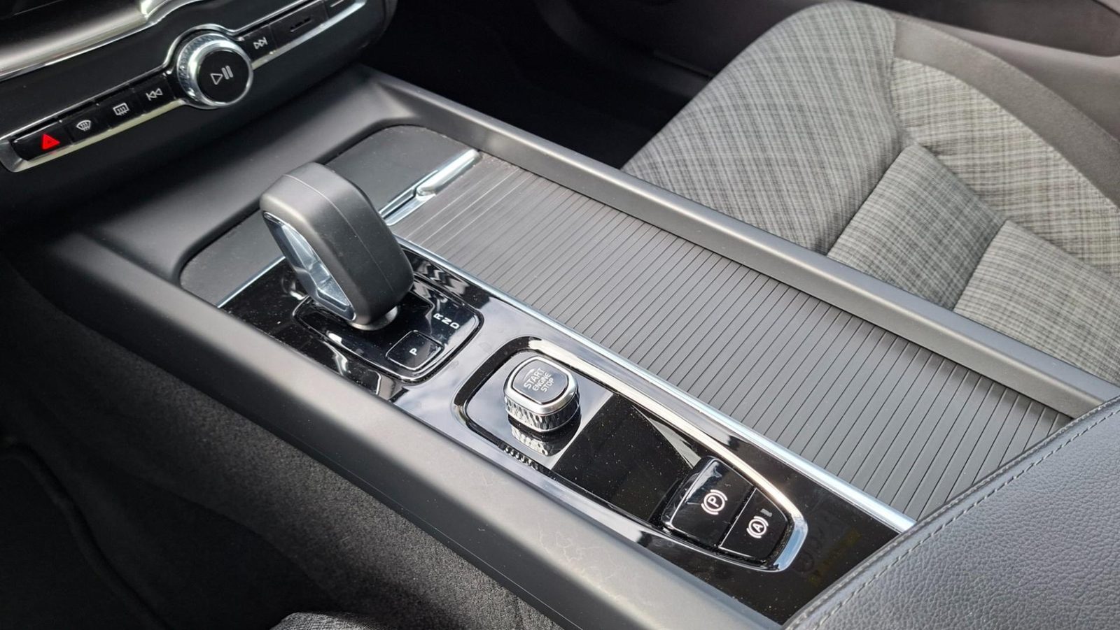 2023 Volvo XC60 — fotografija 18