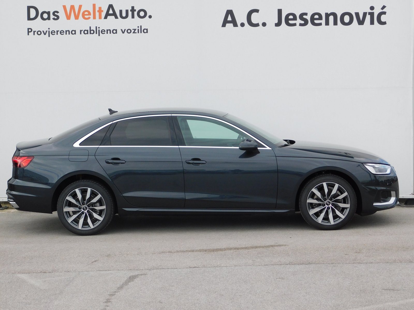2023 Audi A4 S line — fotografija 4