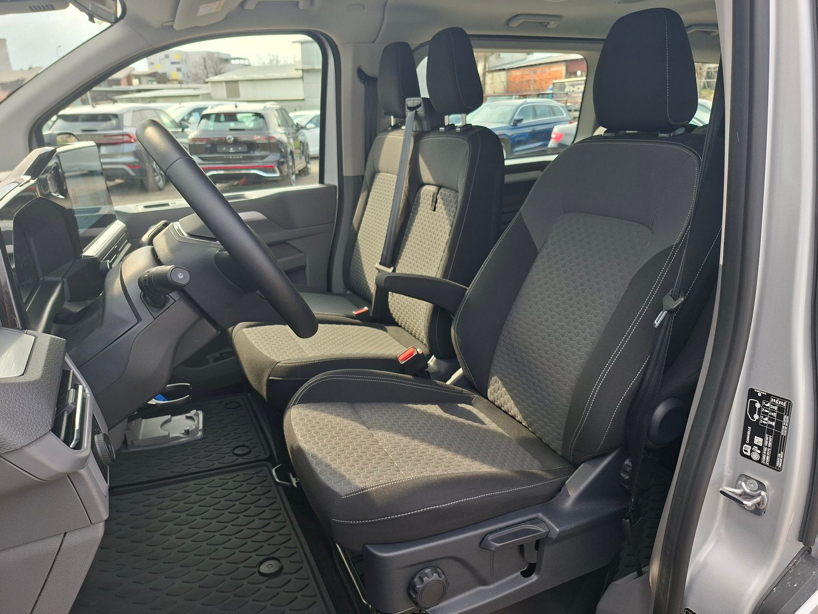 2025 Volkswagen Caravelle — fotografija 9