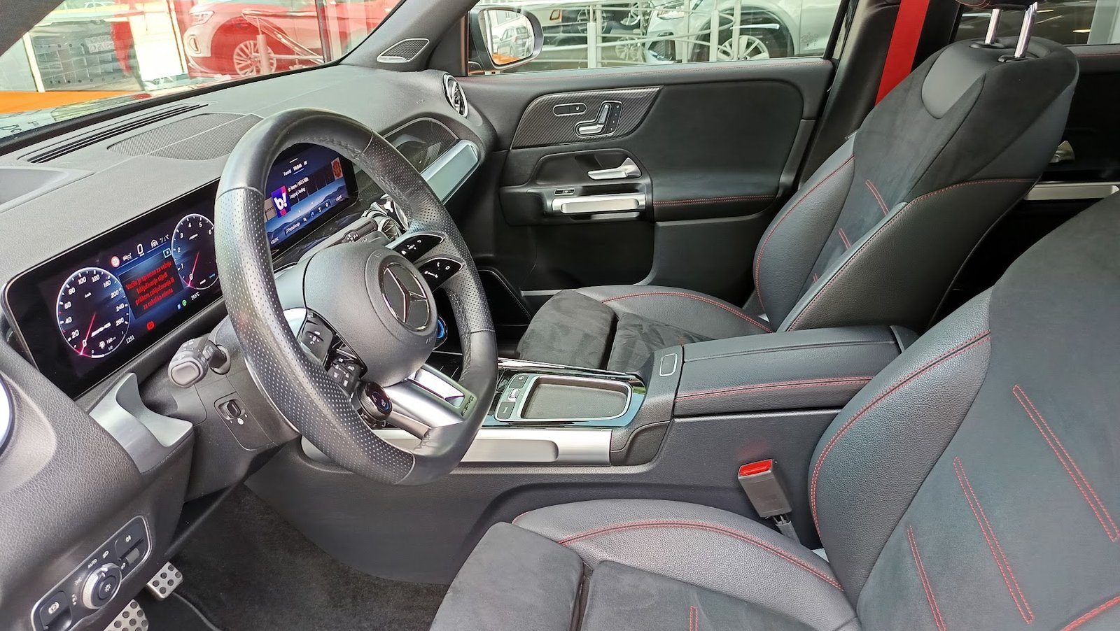 2024 Mercedes-Benz GLB — fotografija 8