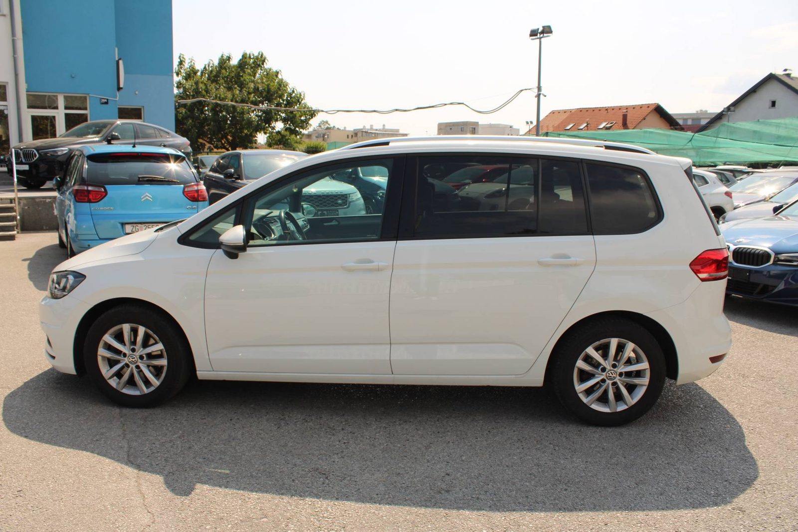 2016 Volkswagen Touran — fotografija 8