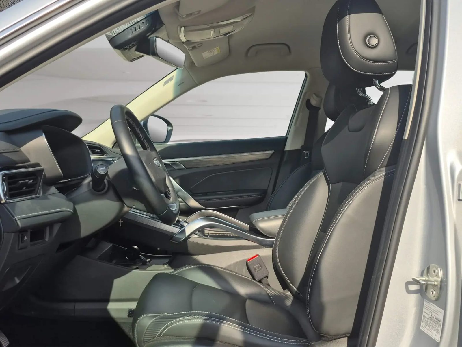 2024 Geely Atlas Pro — fotografija 9
