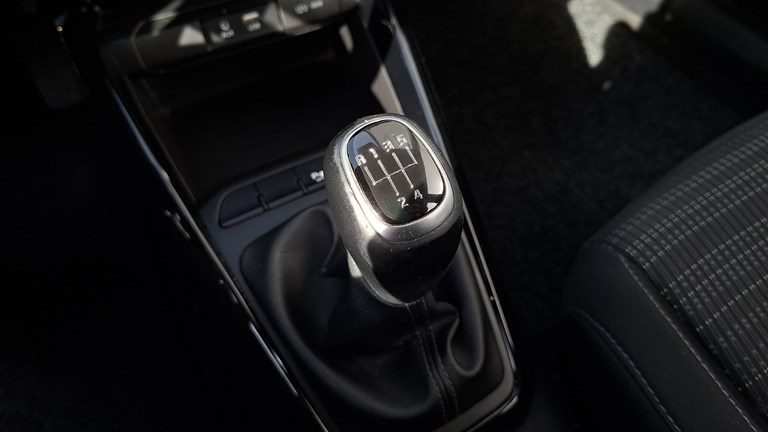 2020 Kia Stonic — fotografija 13