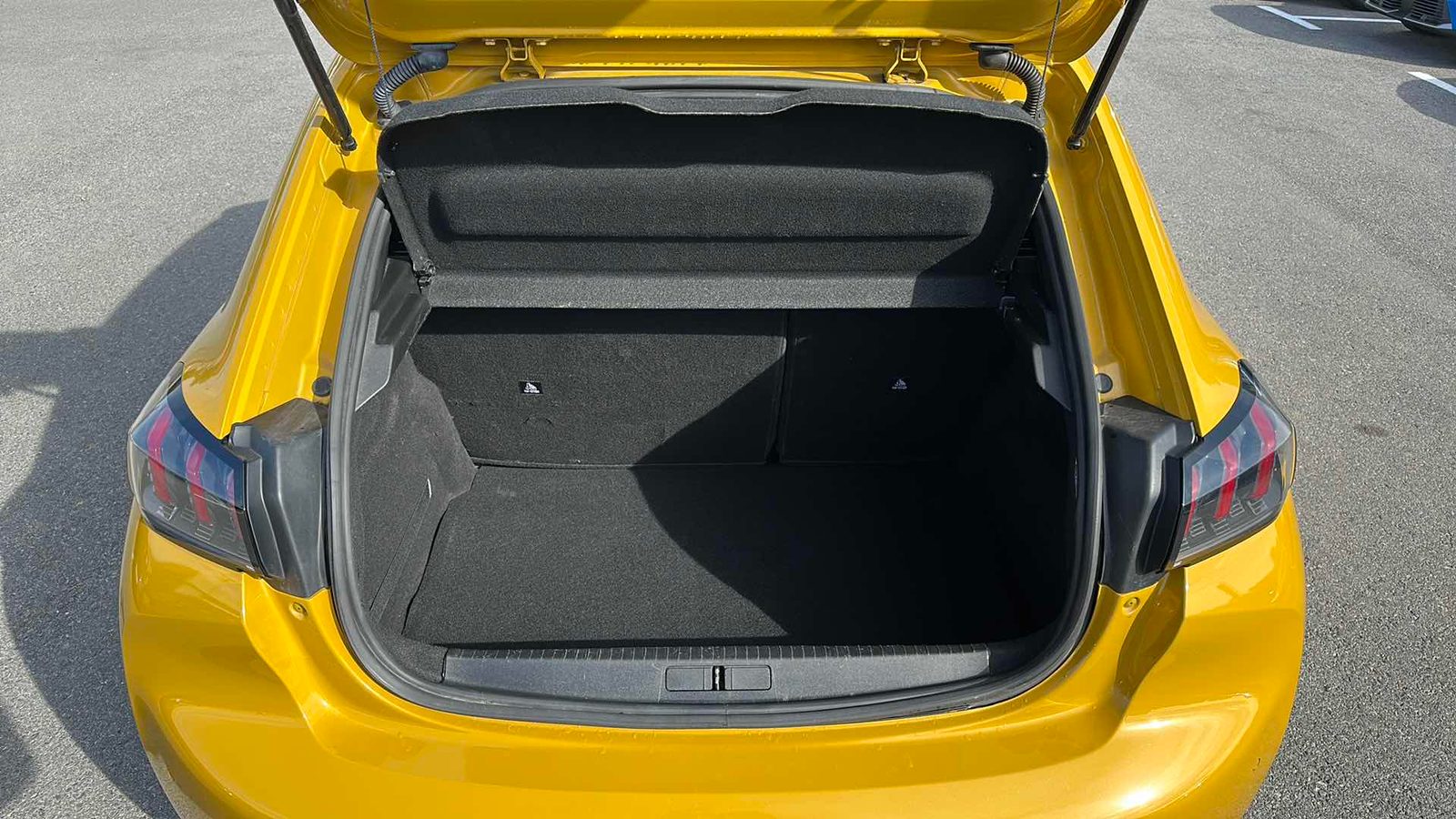 2023 Peugeot 208 — fotografija 12