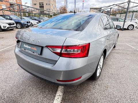 2020 Škoda Superb — sličica 4