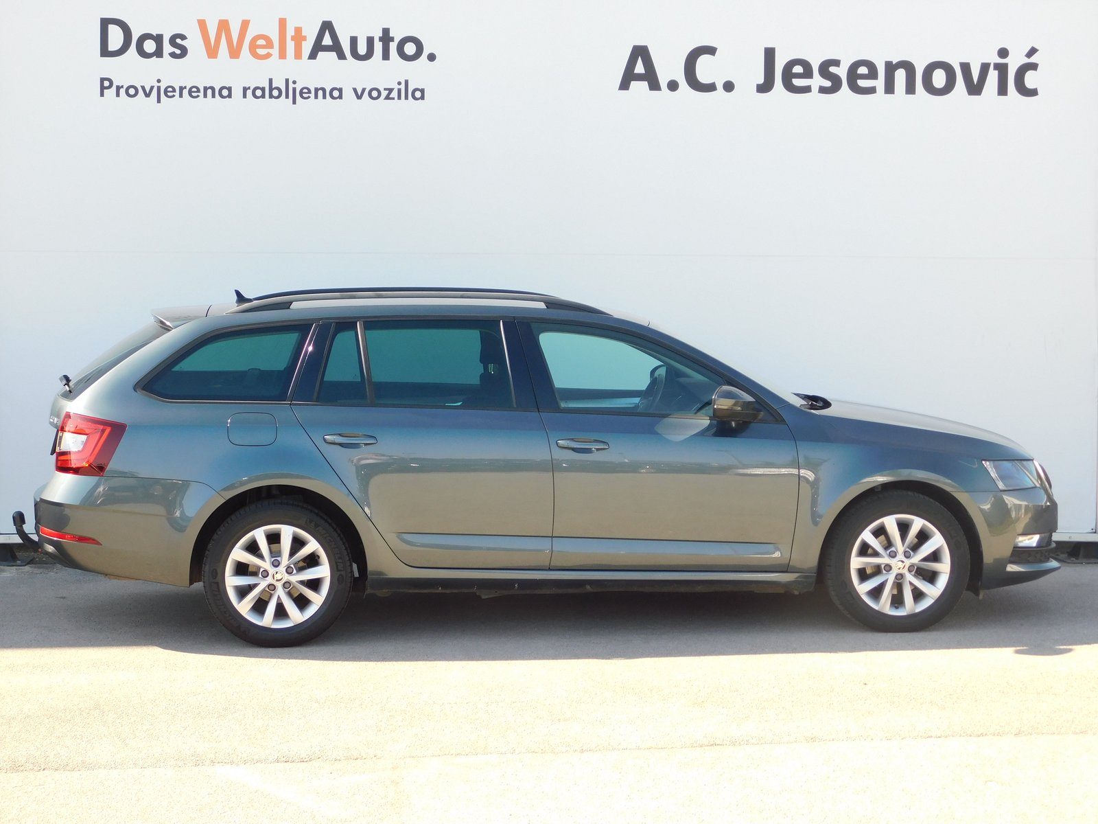 2019 Škoda Octavia Combi — fotografija 4