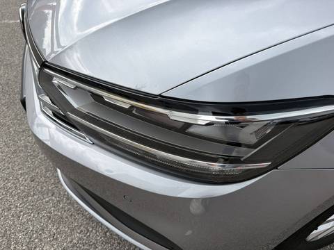2021 Volkswagen Passat — sličica 13
